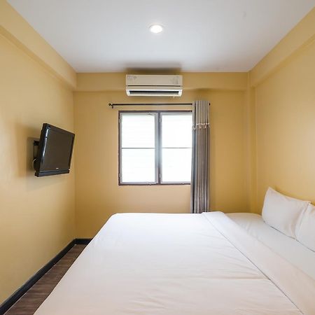 The Corner Ratchada Hotel Bangkok Exterior photo